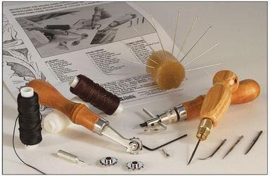 Deluxe Hand Stitching Set by Tandy Leather-11191-00