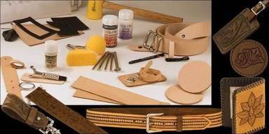 Deluxe Carving Leathercraft Set by Tandy Leather-55402-00